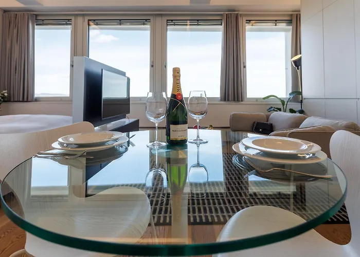 Skyline View - Gym - Restaurant - Parking Відень